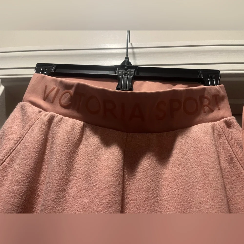 Victoria Sport blush matching sweat set - Picture 3 of 8